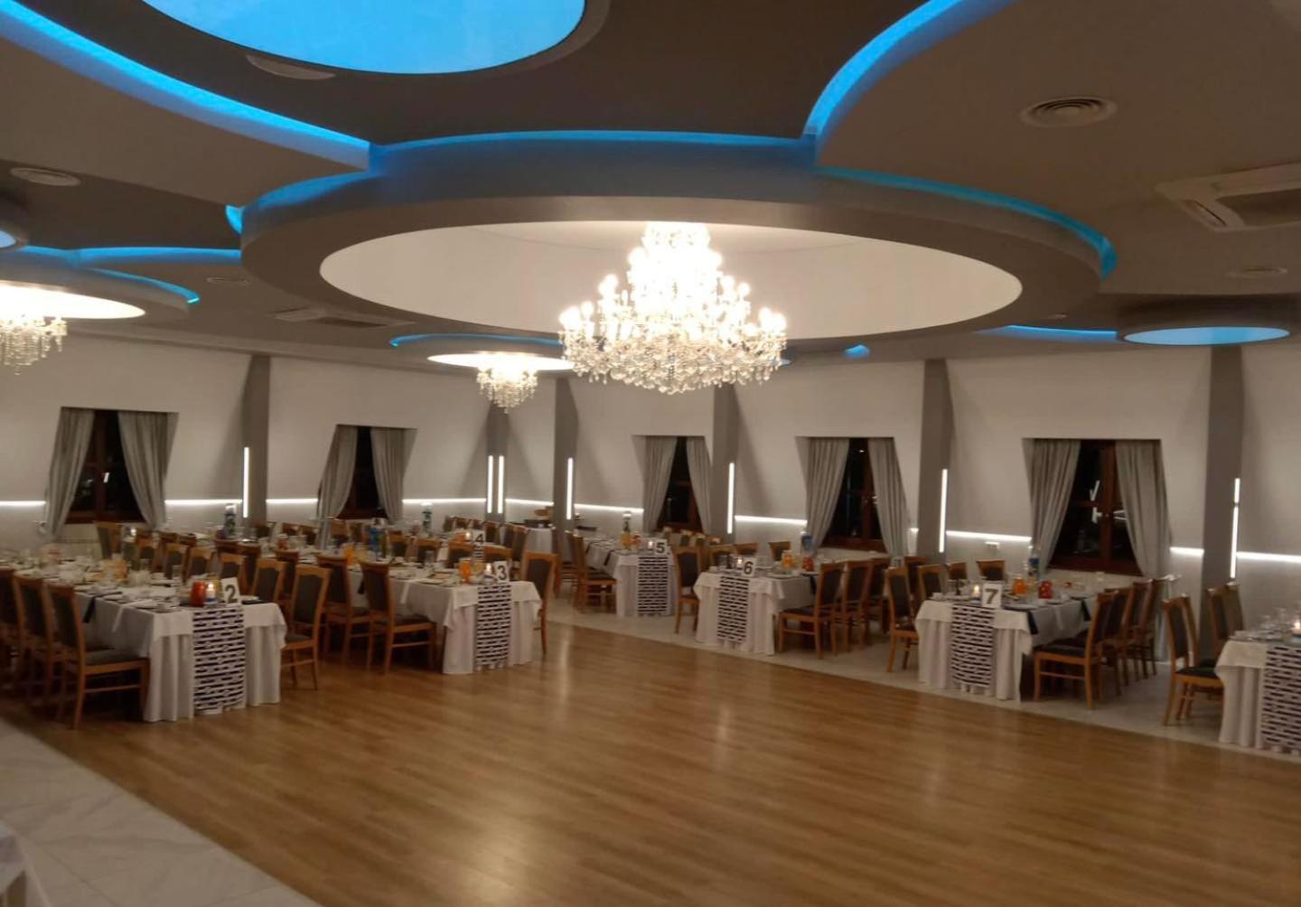 Hotel I Restauracja Borowianka Ostrów Wielkopolski Kültér fotó