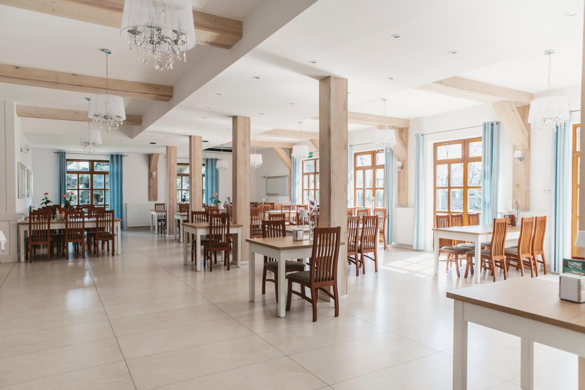 Hotel I Restauracja Borowianka Ostrów Wielkopolski Kültér fotó