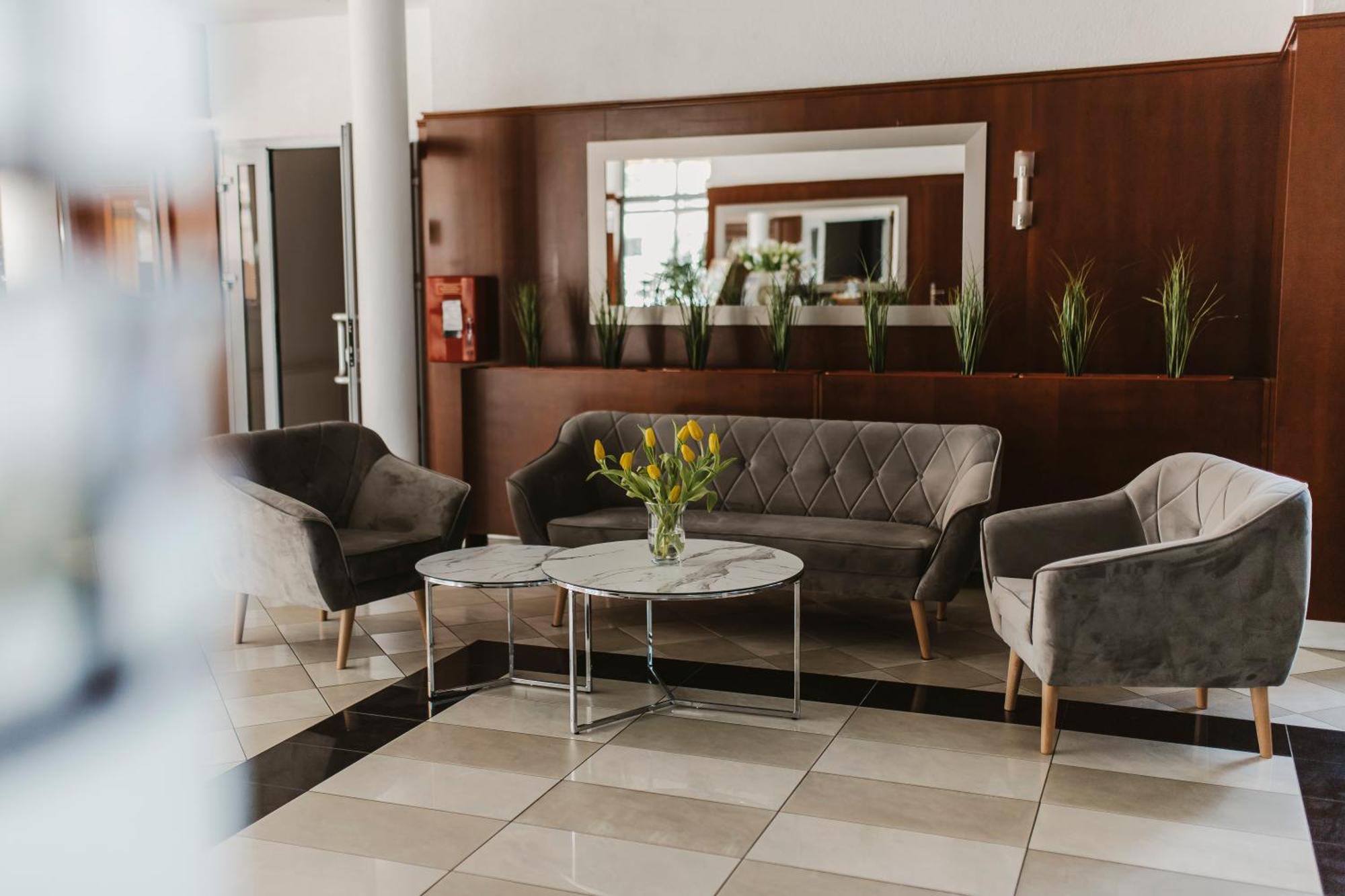 Hotel I Restauracja Borowianka Ostrów Wielkopolski Kültér fotó