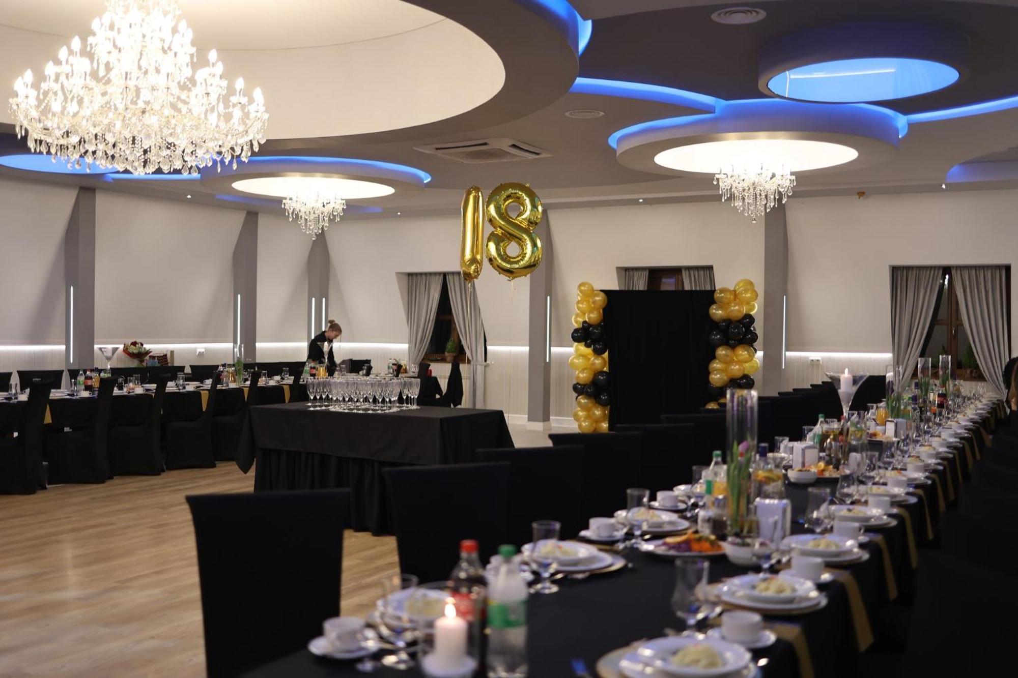 Hotel I Restauracja Borowianka Ostrów Wielkopolski Kültér fotó