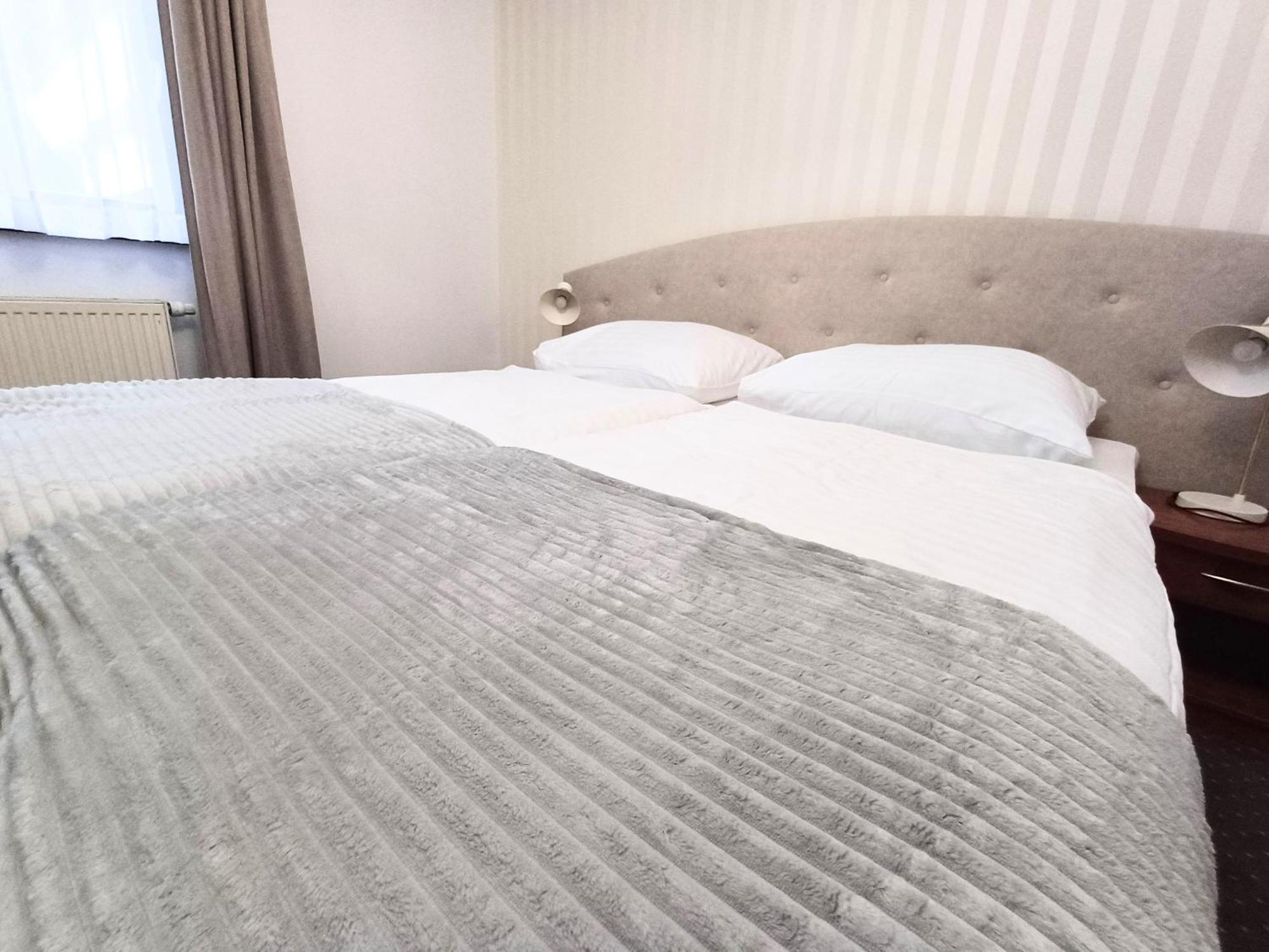Hotel I Restauracja Borowianka Ostrów Wielkopolski Kültér fotó