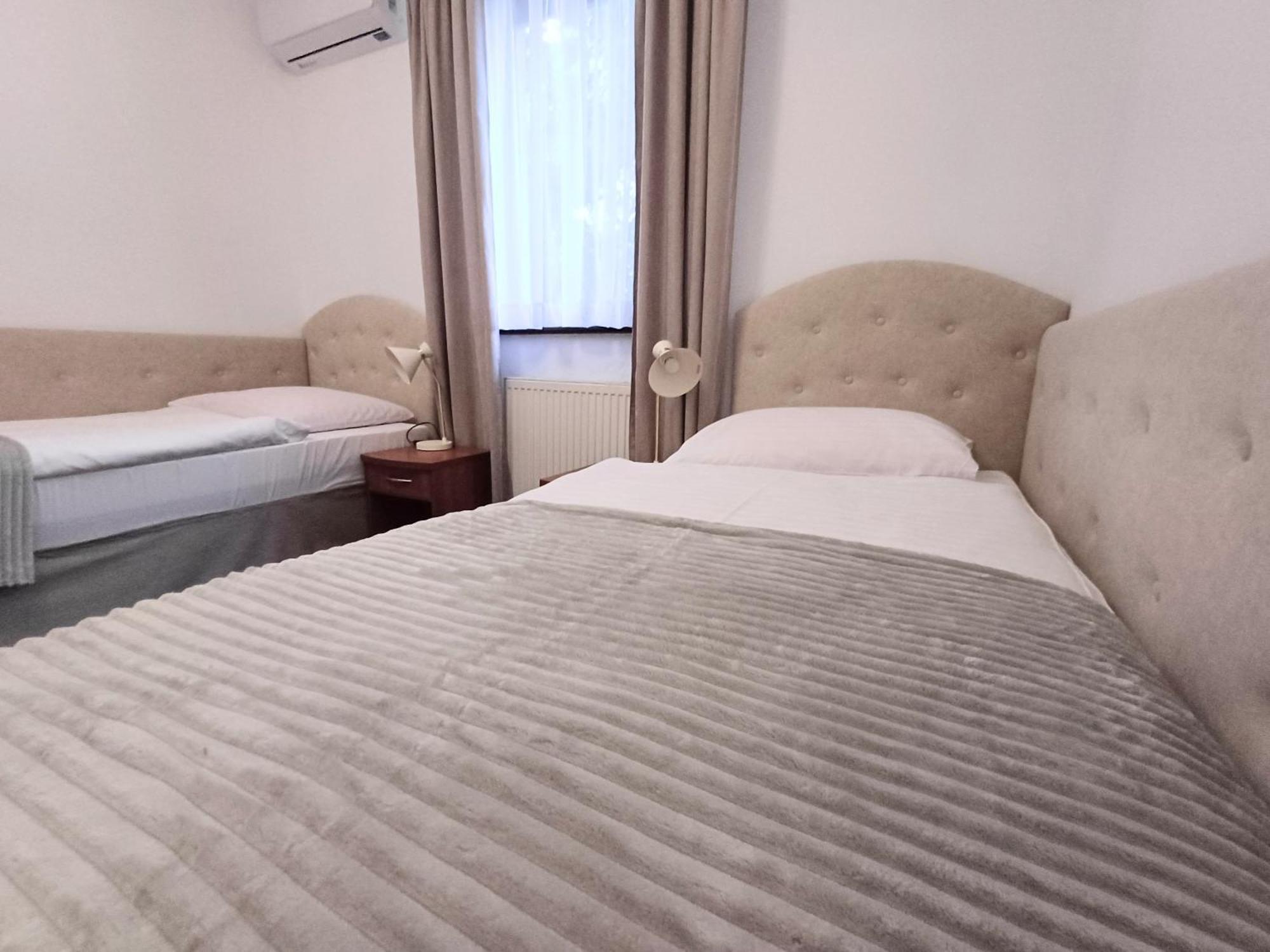 Hotel I Restauracja Borowianka Ostrów Wielkopolski Kültér fotó