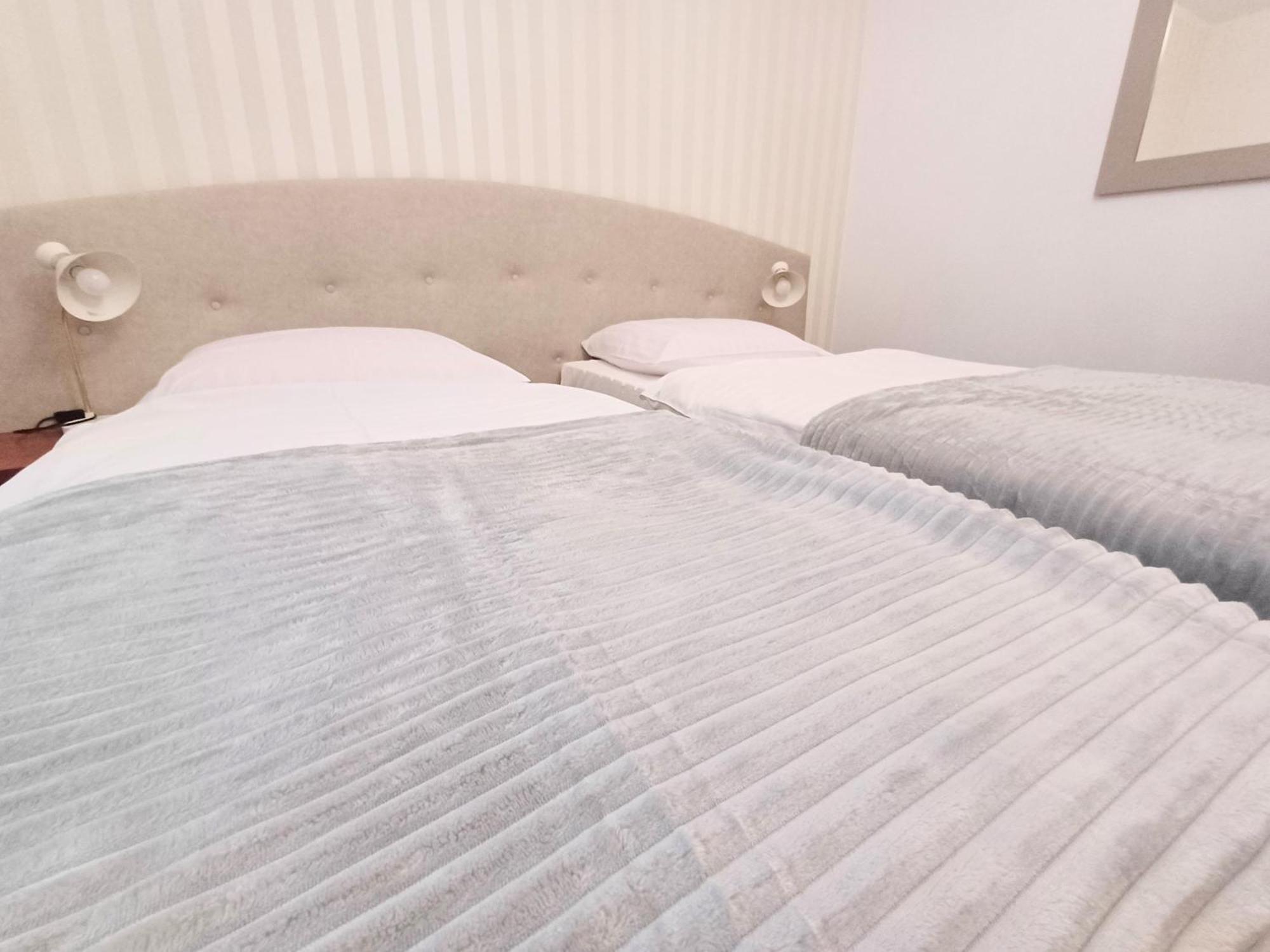 Hotel I Restauracja Borowianka Ostrów Wielkopolski Kültér fotó