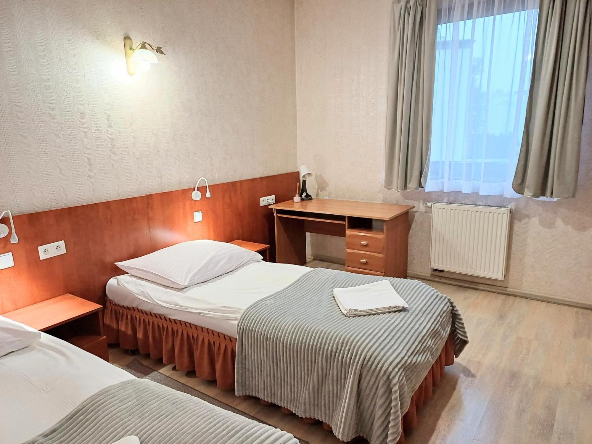 Hotel I Restauracja Borowianka Ostrów Wielkopolski Kültér fotó