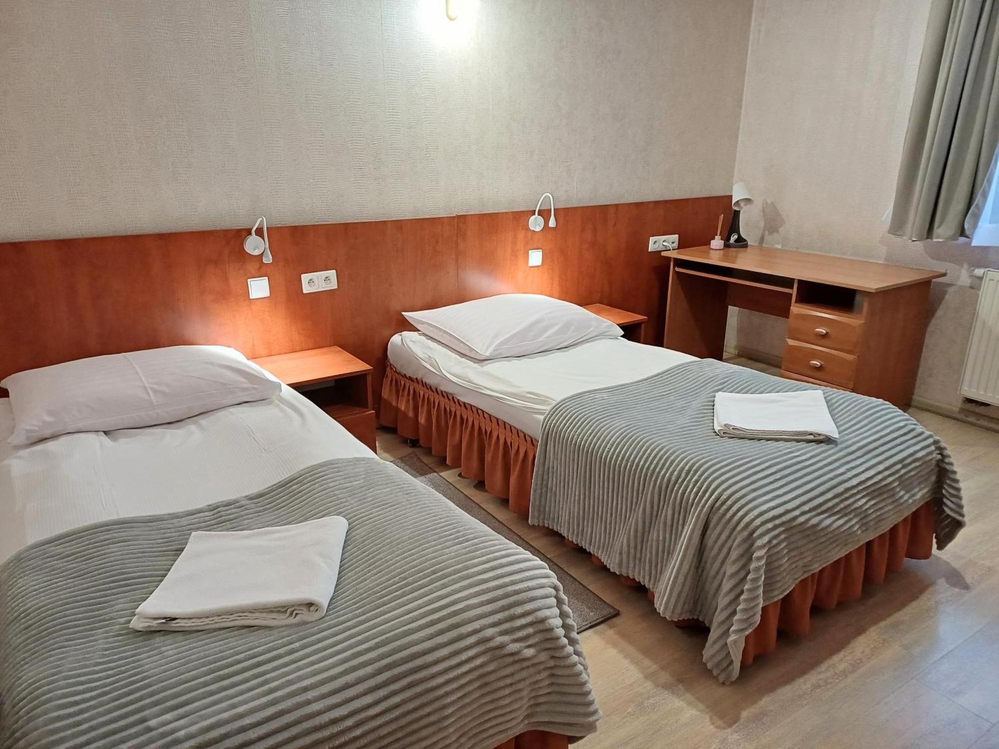 Hotel I Restauracja Borowianka Ostrów Wielkopolski Kültér fotó