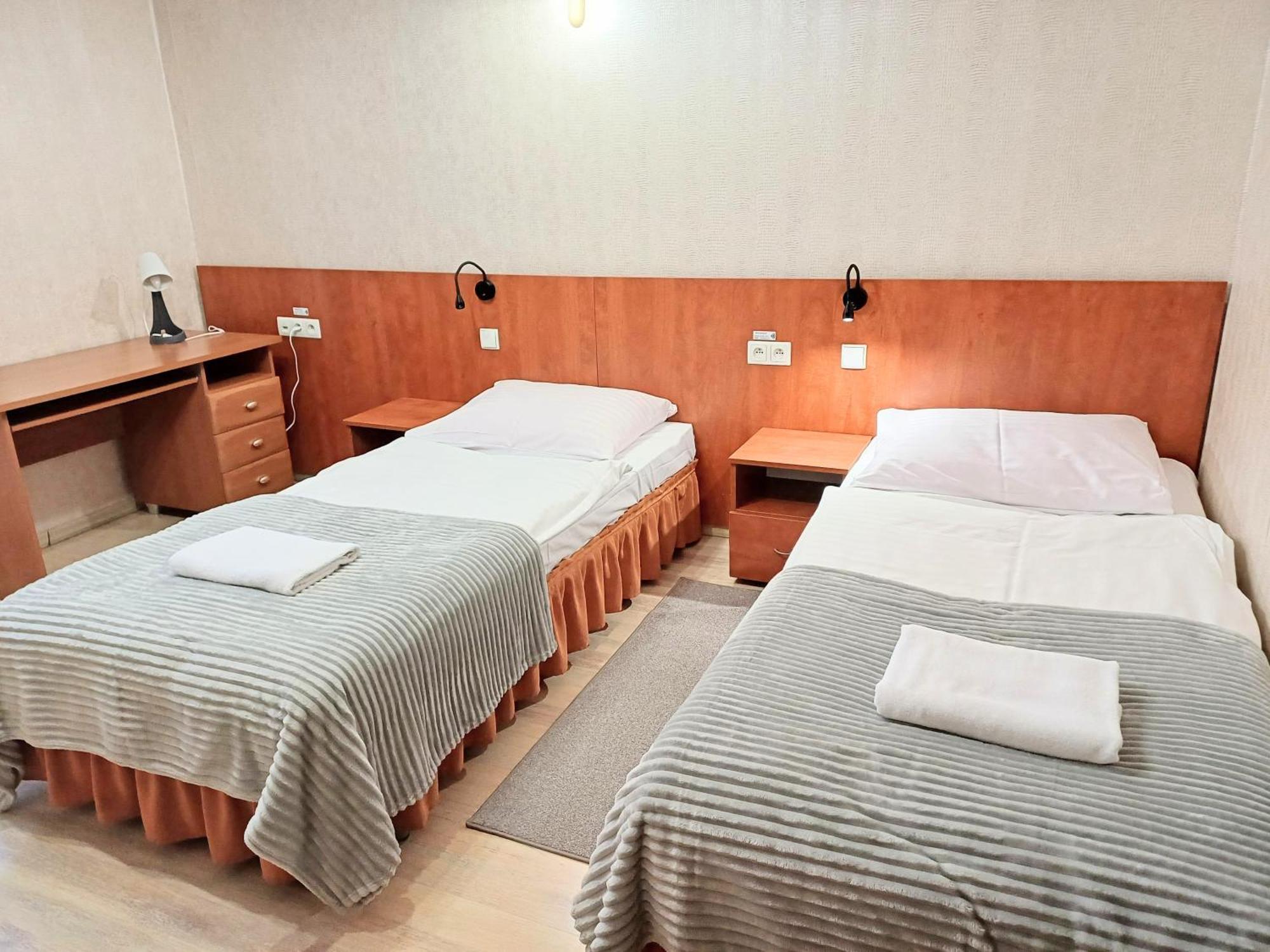 Hotel I Restauracja Borowianka Ostrów Wielkopolski Kültér fotó