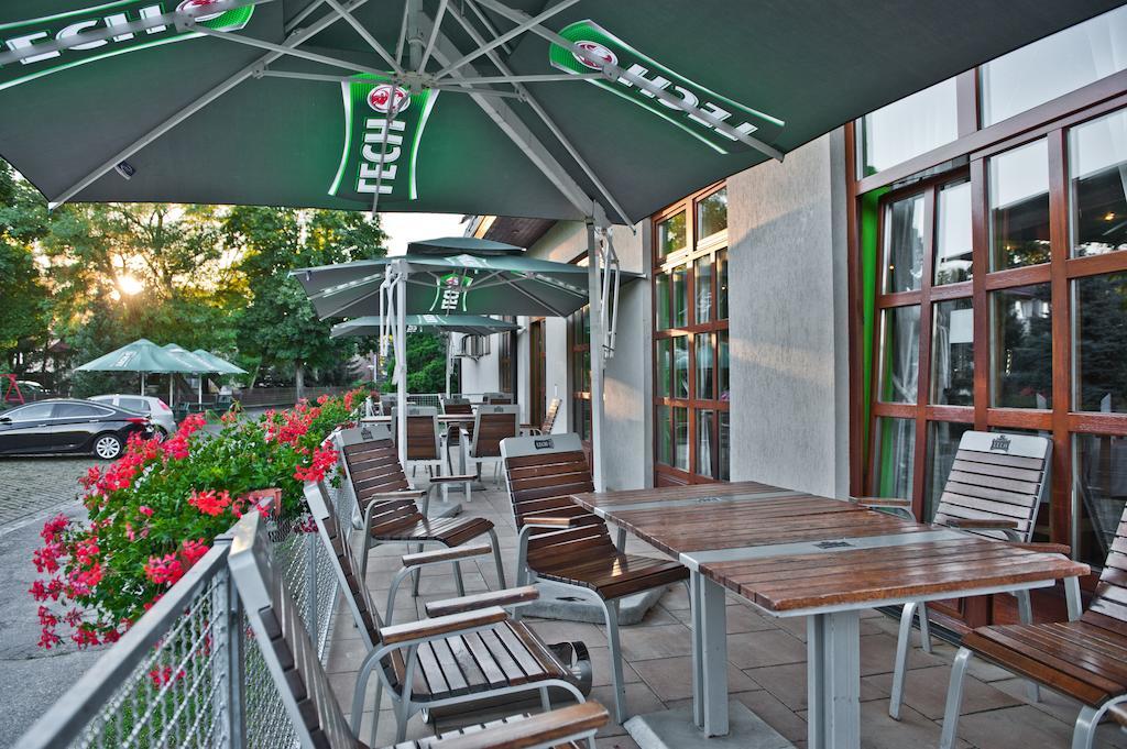 Hotel I Restauracja Borowianka Ostrów Wielkopolski Kültér fotó
